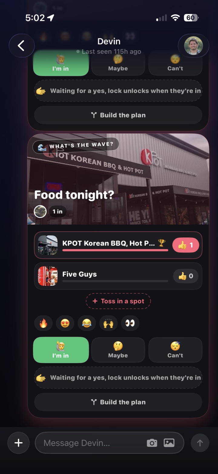 Friends voting between places inside a NextStop chat